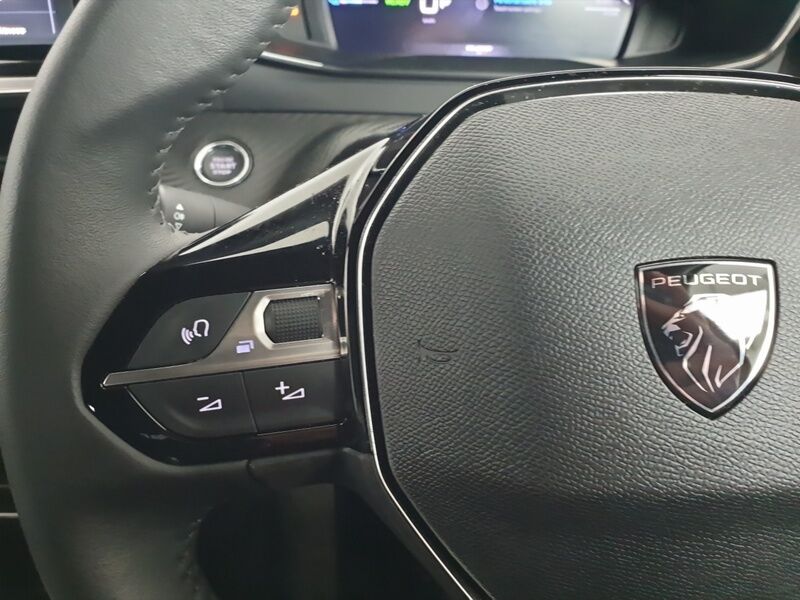 More views of Peugeot 2008