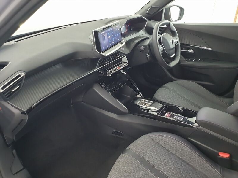 More views of Peugeot 2008