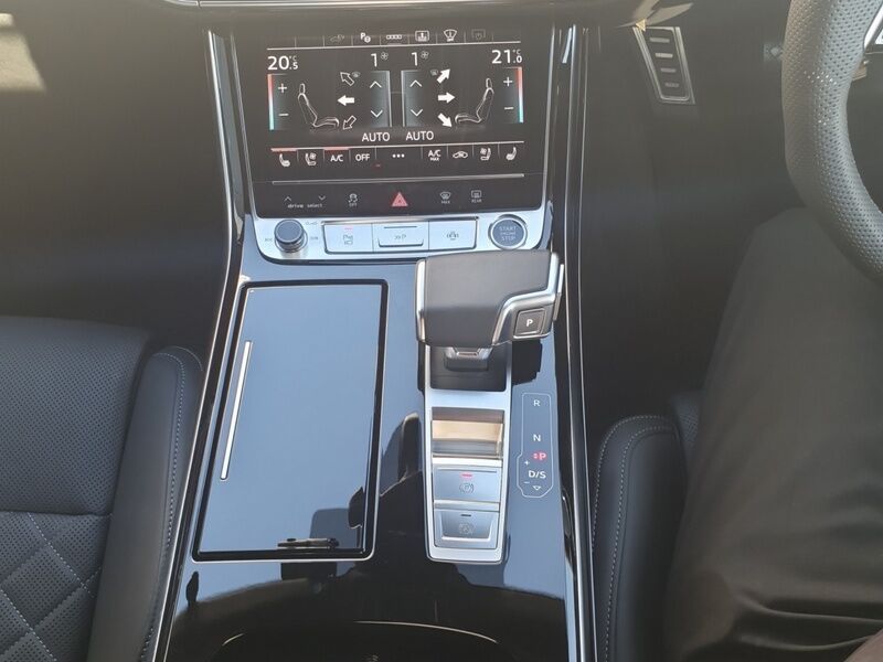 More views of Audi A8