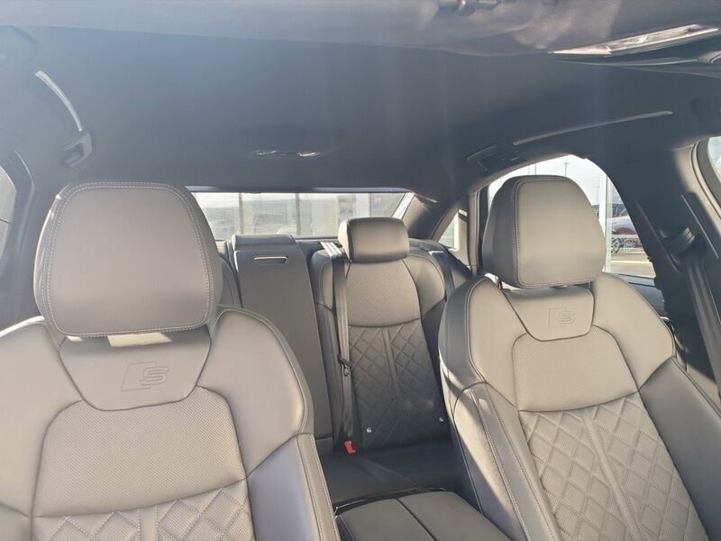 More views of Audi A8