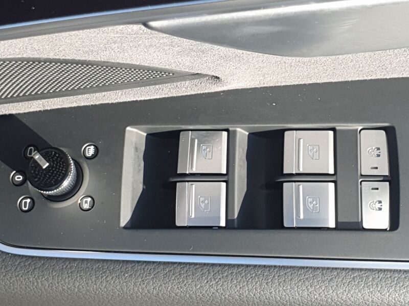 More views of Audi A8