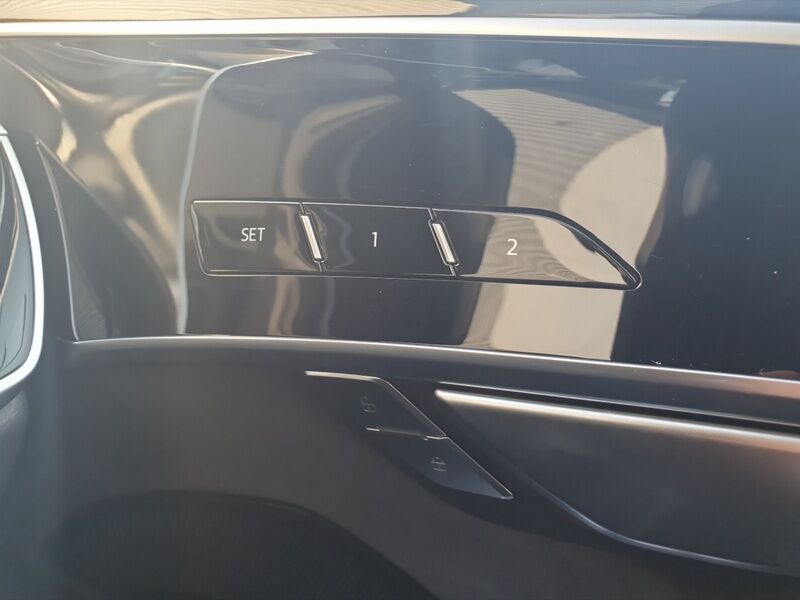 More views of Audi A8