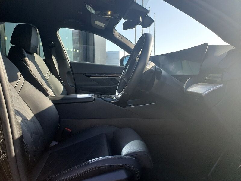 More views of BMW i5