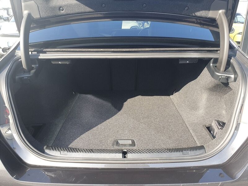 More views of BMW i5