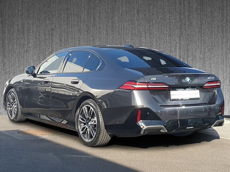 More views of BMW i5