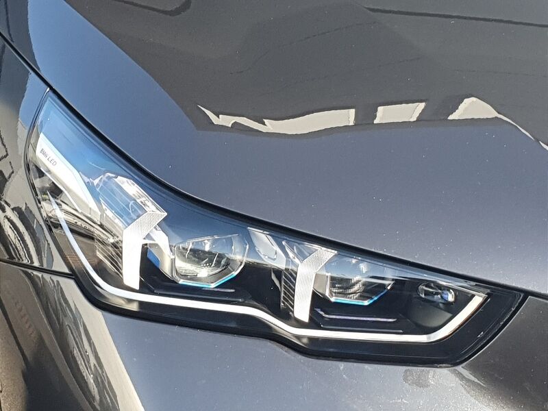 More views of BMW i5