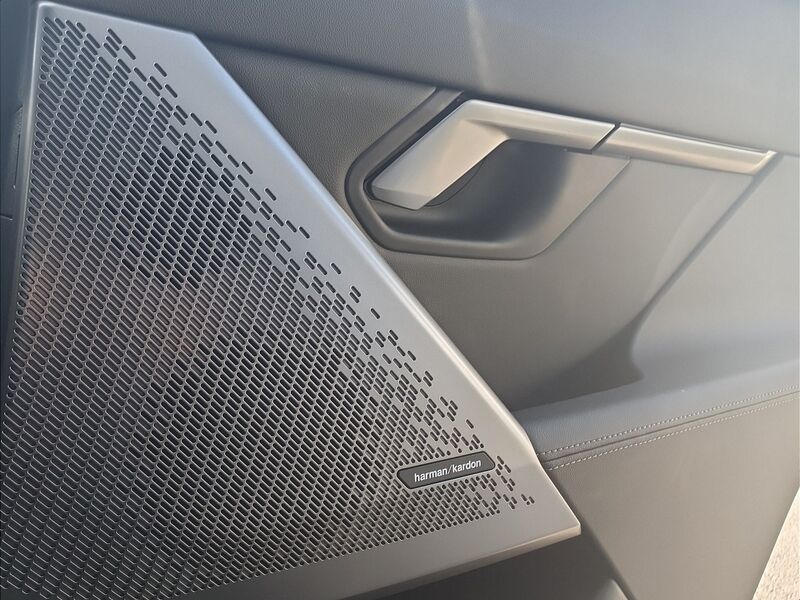 More views of BMW i5