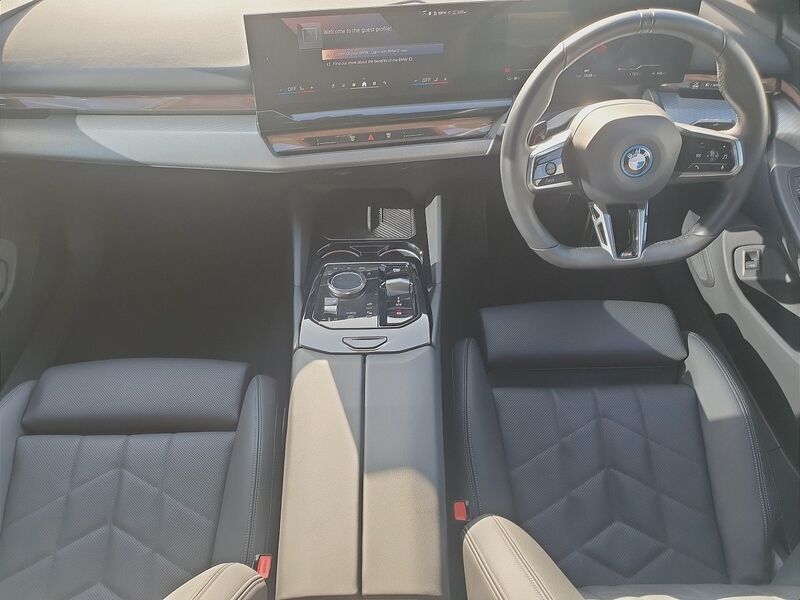 More views of BMW i5