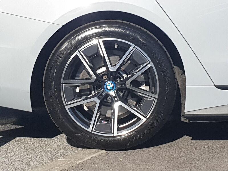 More views of BMW i4