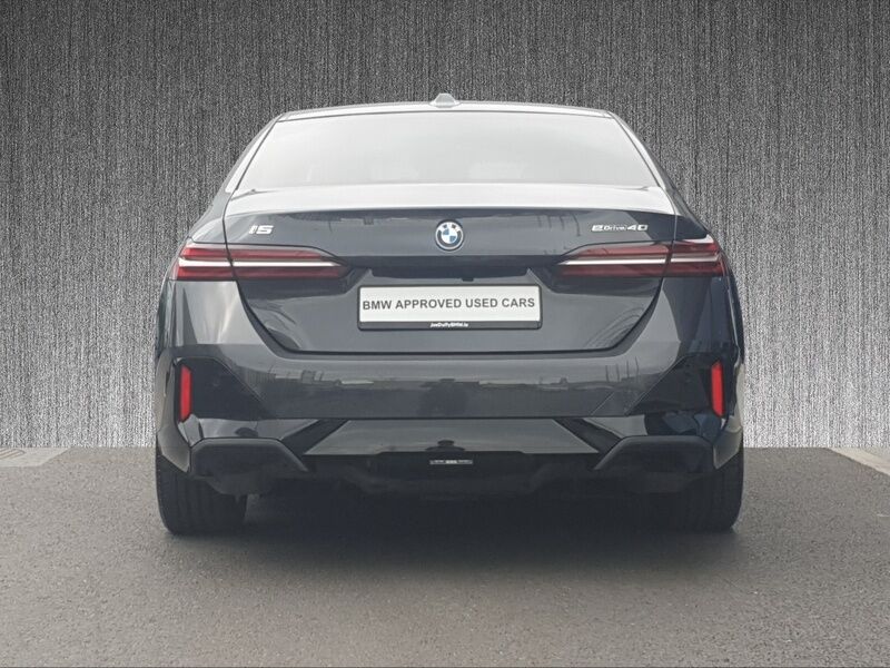 More views of BMW i5