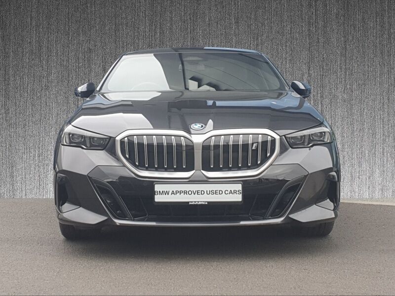 More views of BMW i5