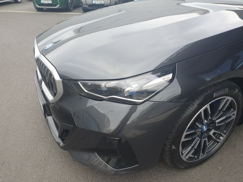 More views of BMW i5