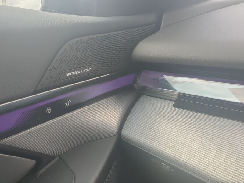 More views of BMW i5