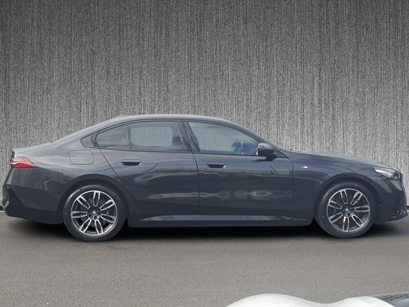 More views of BMW i5
