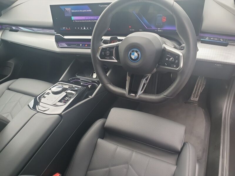 More views of BMW i5