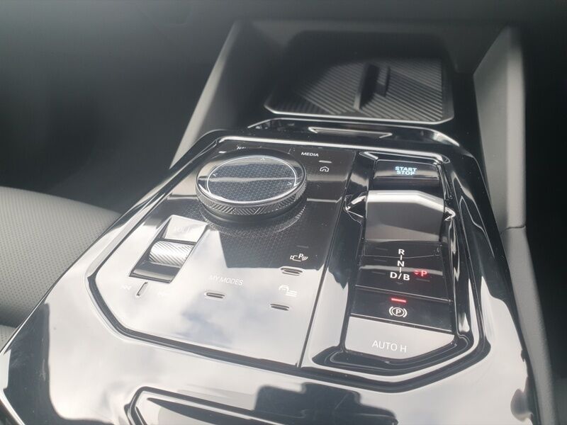 More views of BMW i5