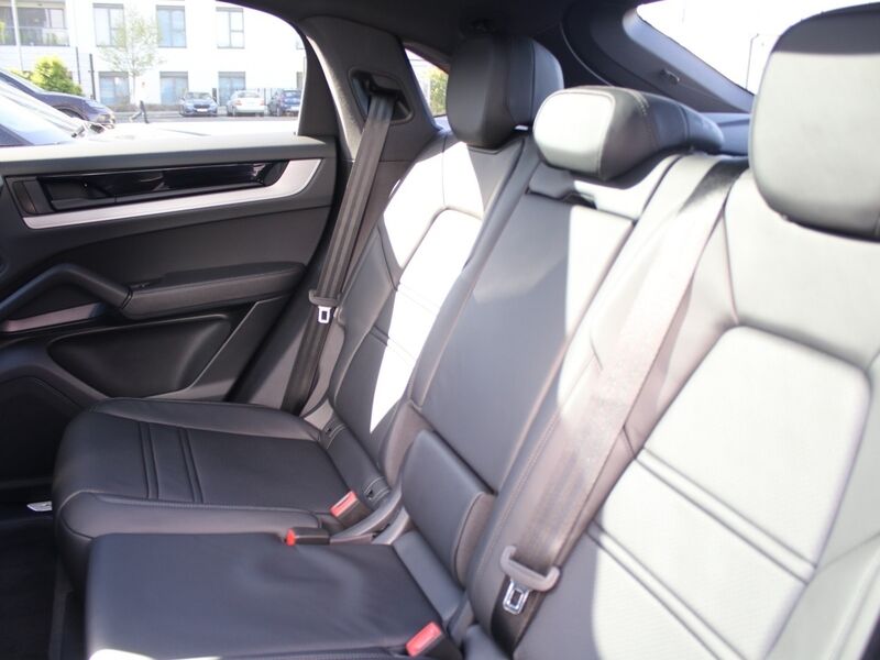 More views of Porsche Cayenne