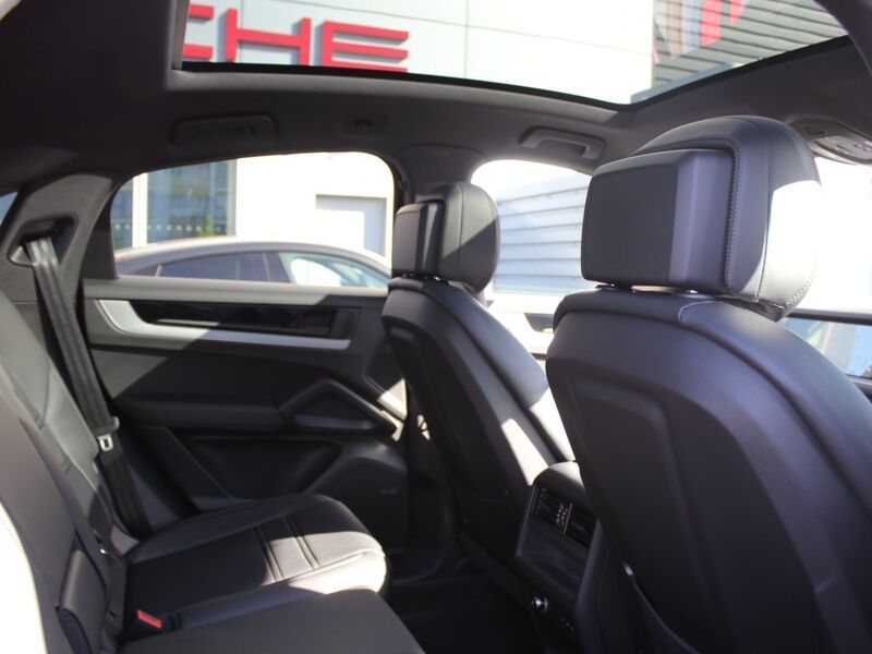 More views of Porsche Cayenne