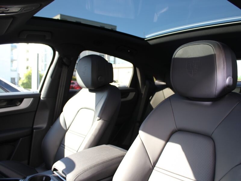 More views of Porsche Cayenne