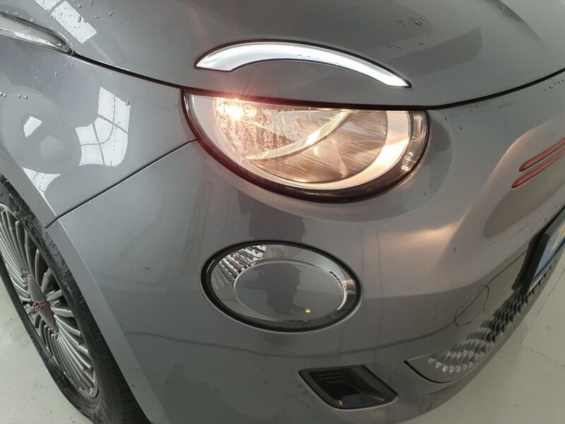 More views of Fiat 500e