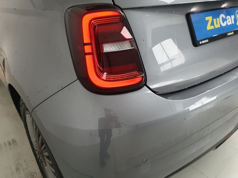 More views of Fiat 500e