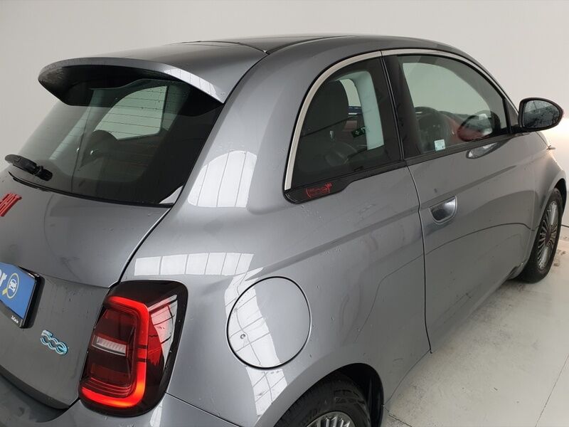 More views of Fiat 500e