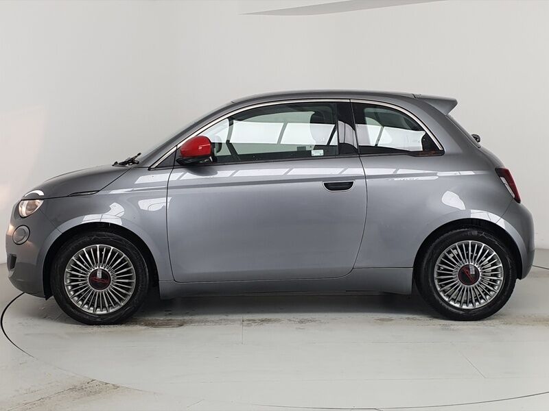 More views of Fiat 500e