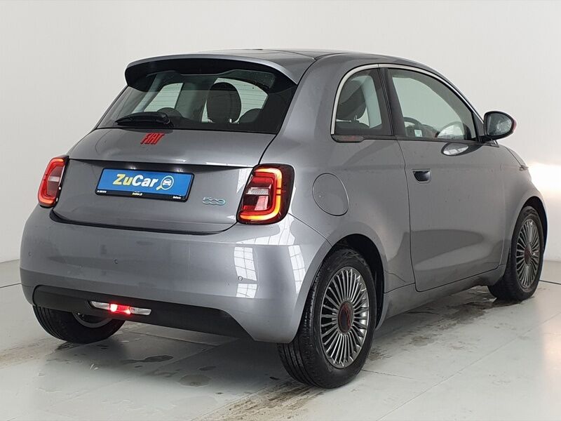 More views of Fiat 500e