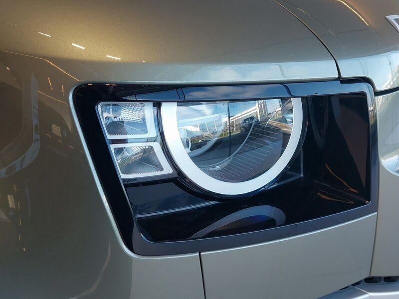 More views of Land Rover Defender