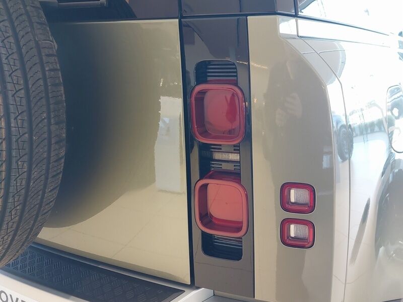 More views of Land Rover Defender