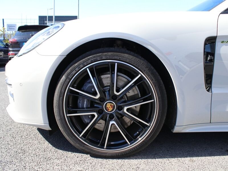 More views of Porsche Panamera