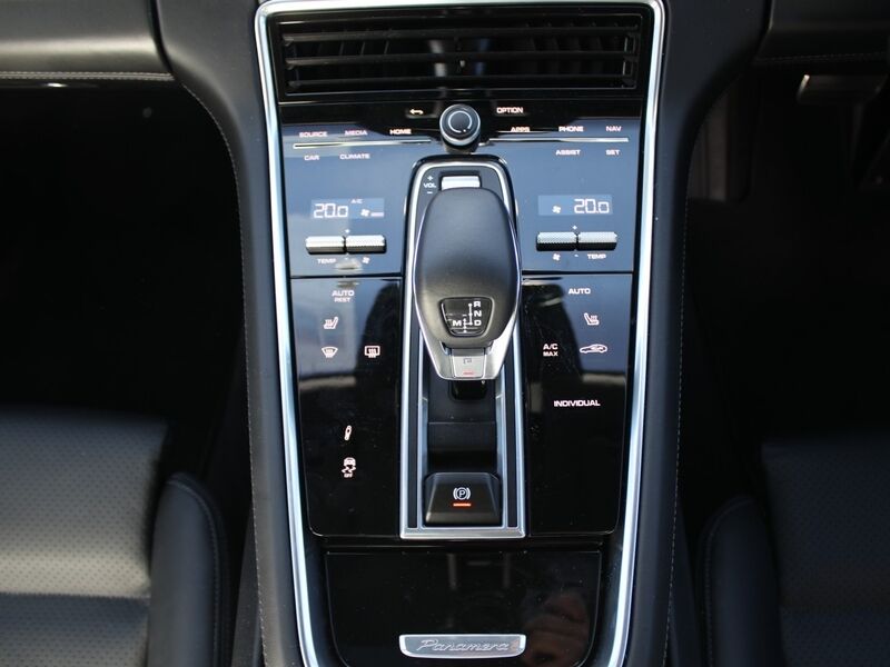 More views of Porsche Panamera