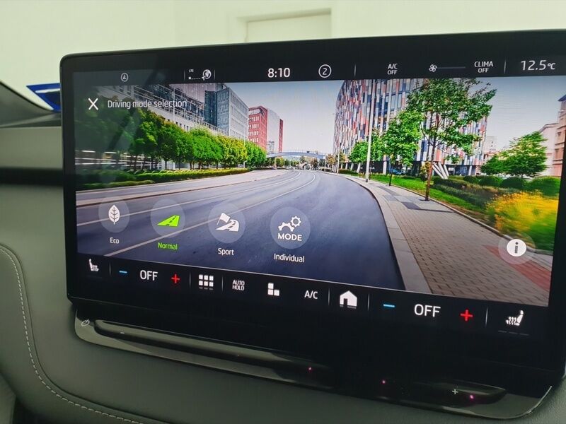 More views of Skoda Enyaq