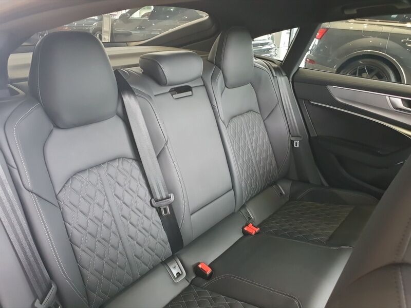 More views of Audi A7