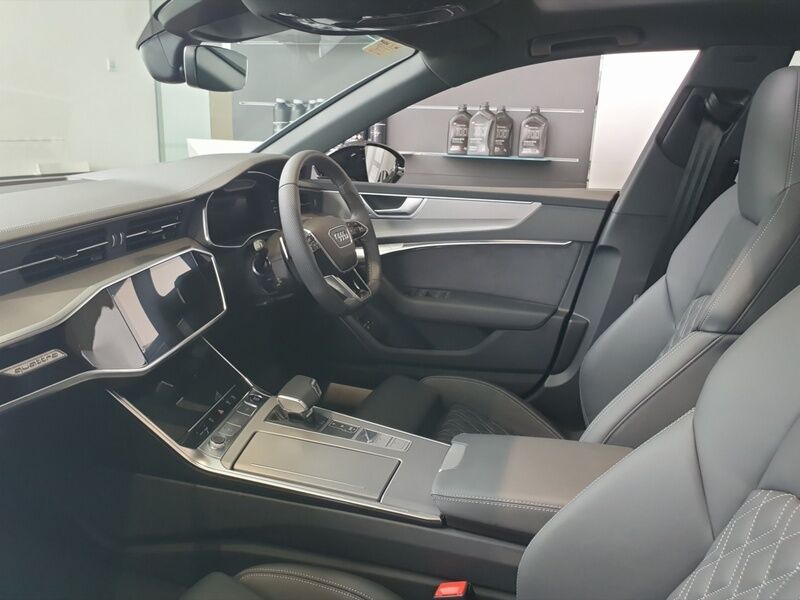 More views of Audi A7