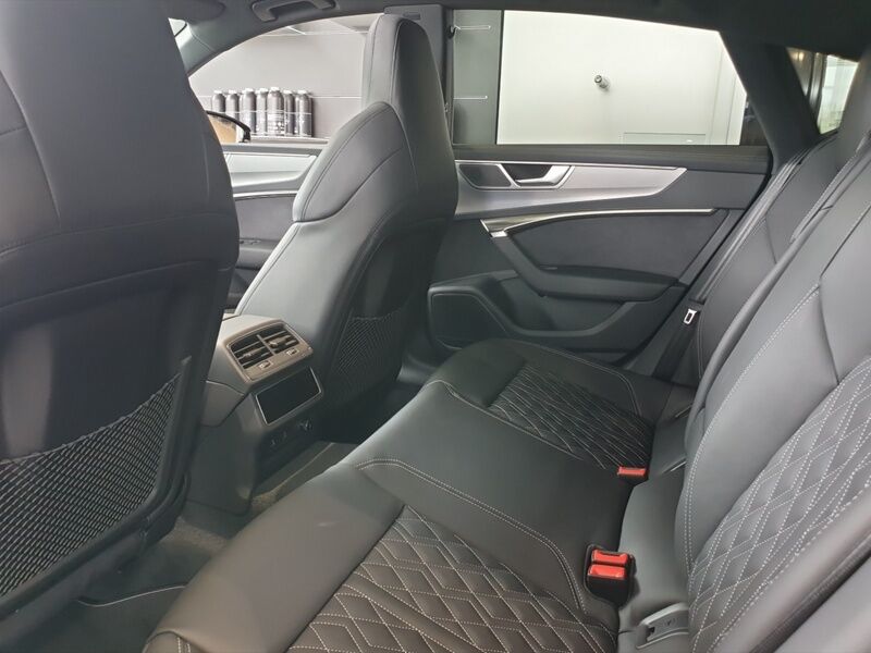 More views of Audi A7