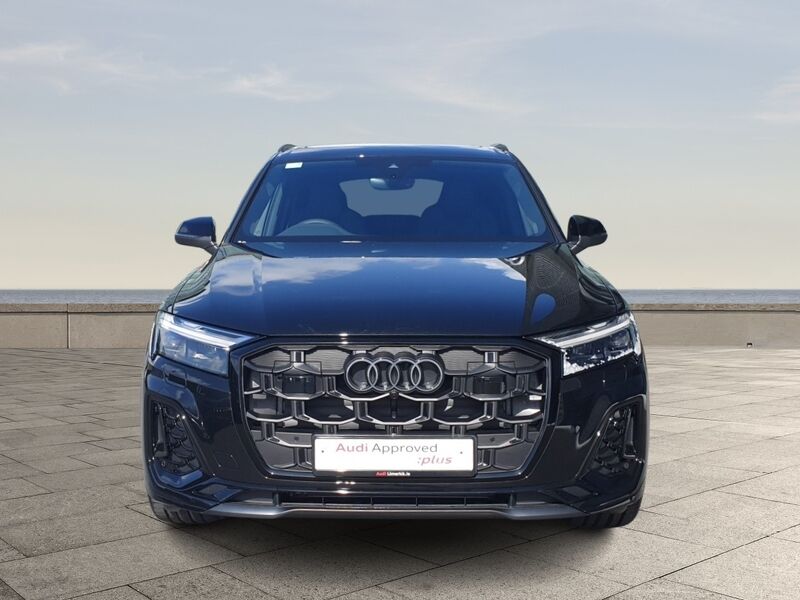 More views of Audi Q7