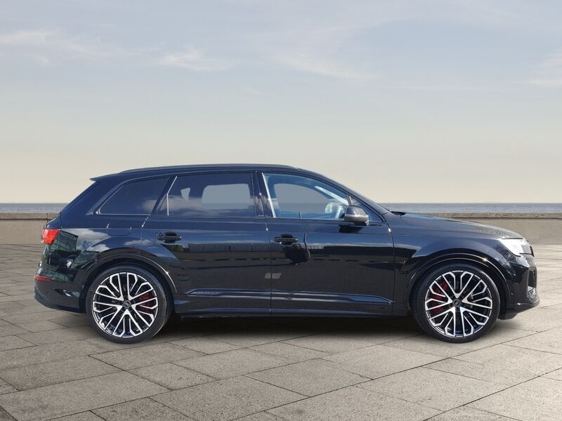More views of Audi Q7