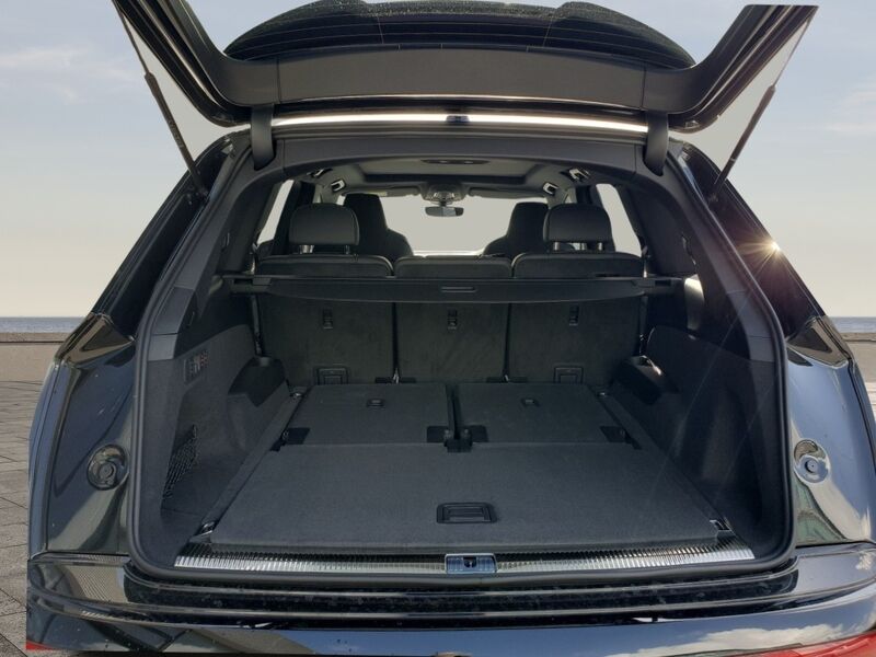 More views of Audi Q7