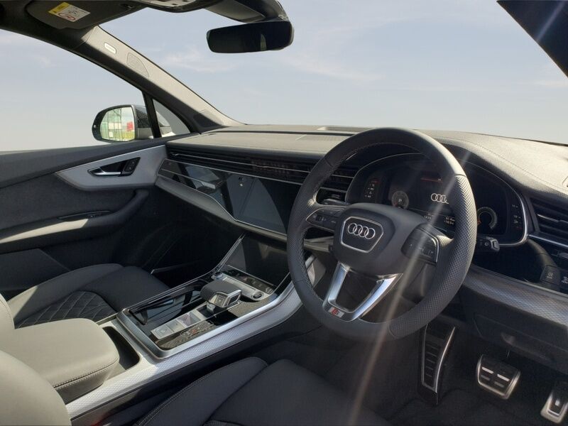 More views of Audi Q7