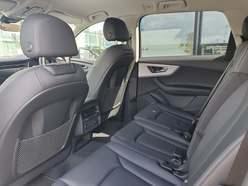 More views of Audi Q7