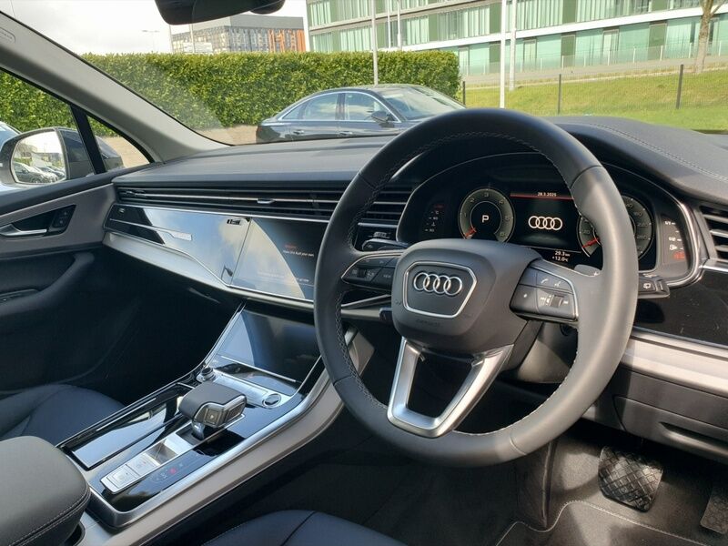 More views of Audi Q7