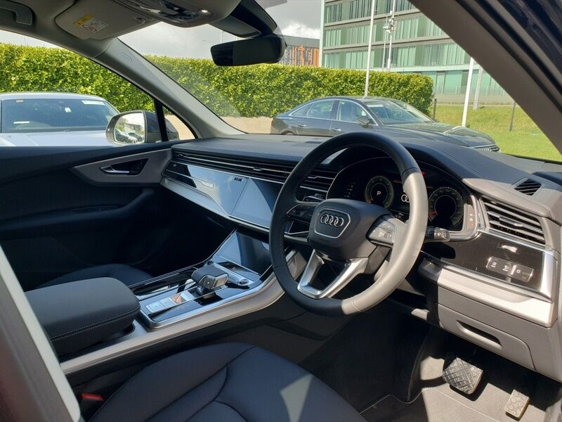More views of Audi Q7
