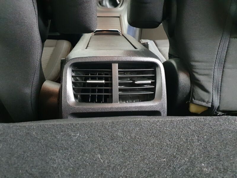 More views of Peugeot Rifter