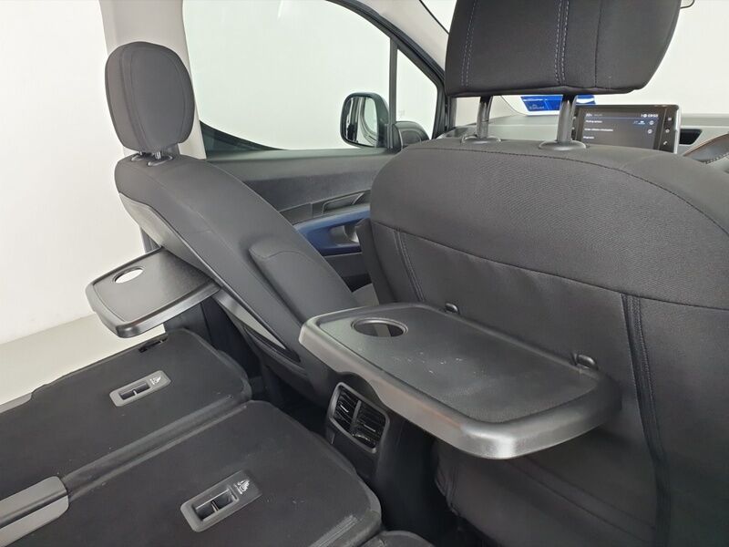 More views of Peugeot Rifter