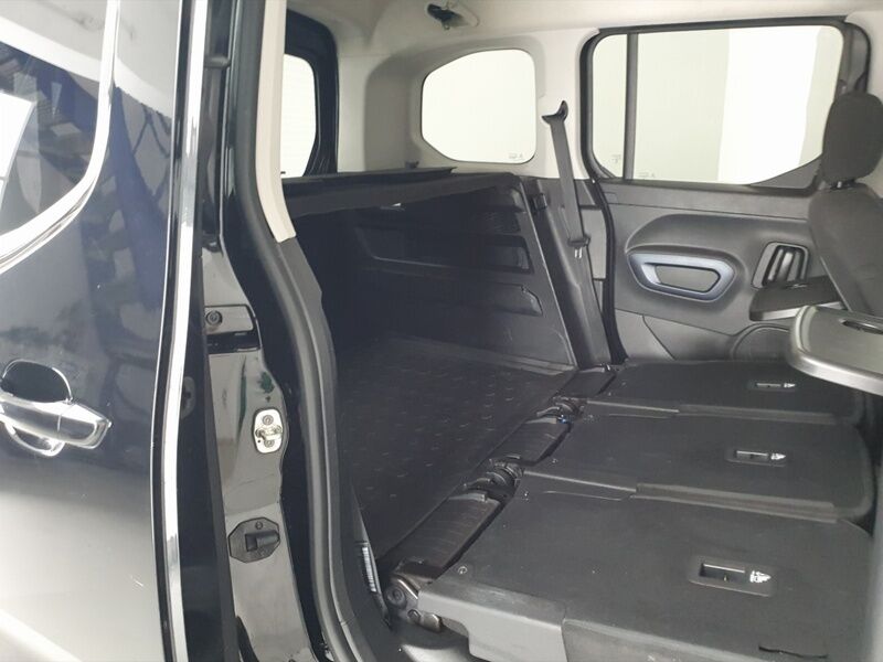 More views of Peugeot Rifter