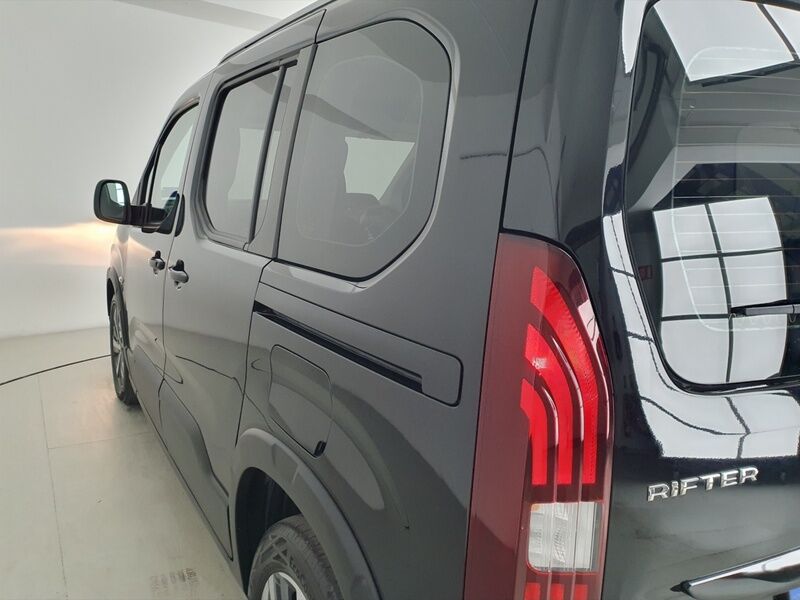 More views of Peugeot Rifter