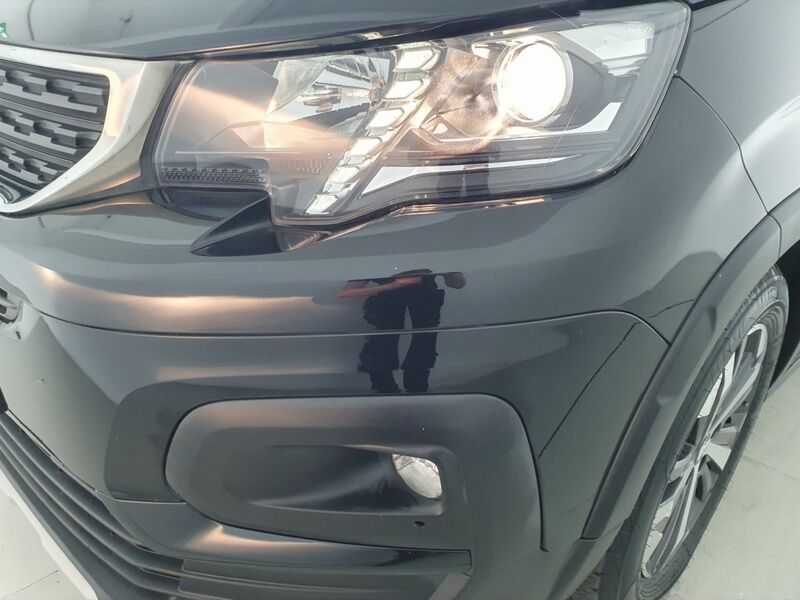 More views of Peugeot Rifter