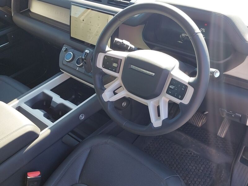 More views of Land Rover Defender