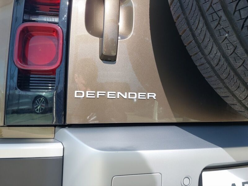 More views of Land Rover Defender